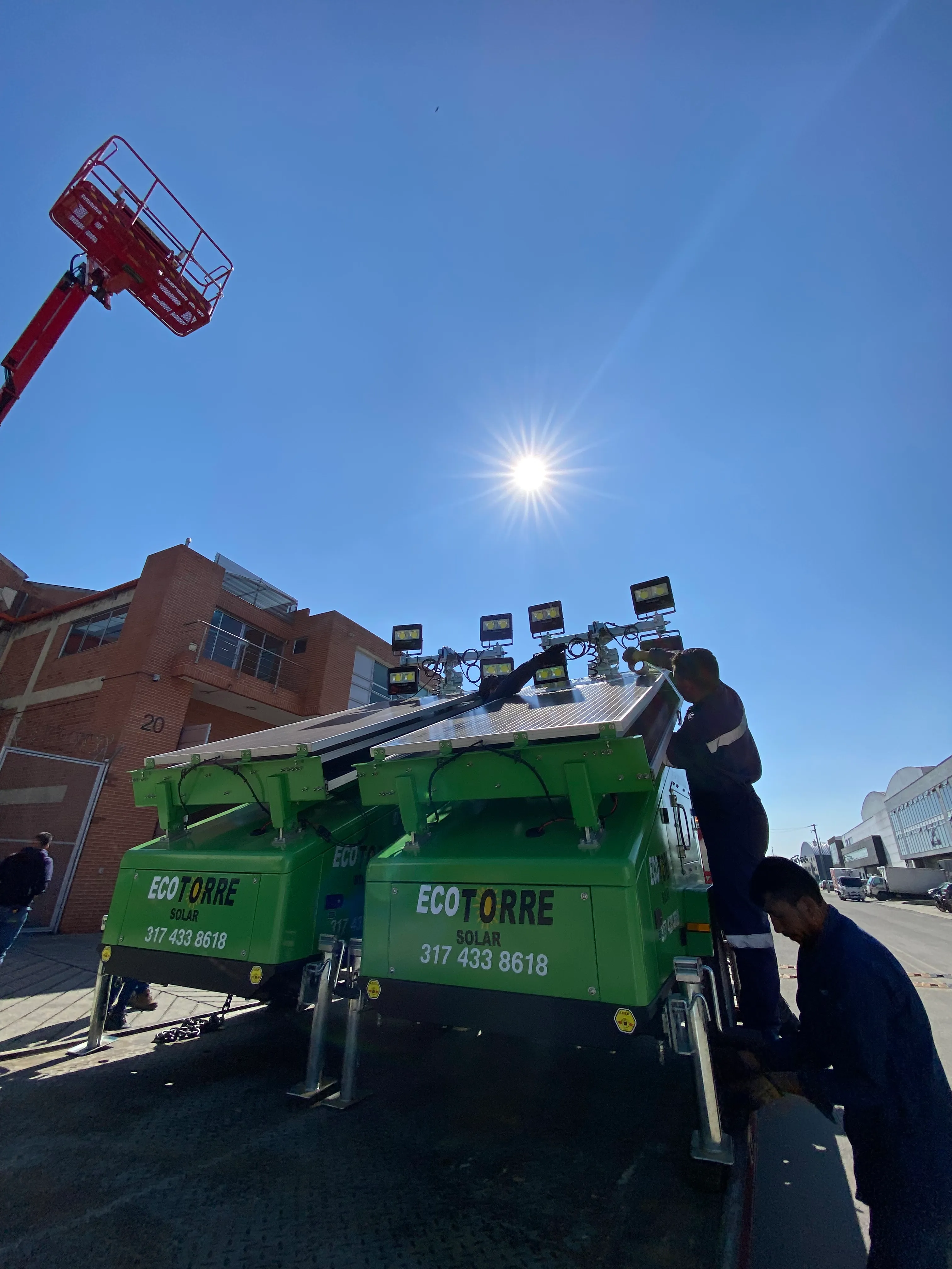 Instalación de iluminación solar  en áreas remotas