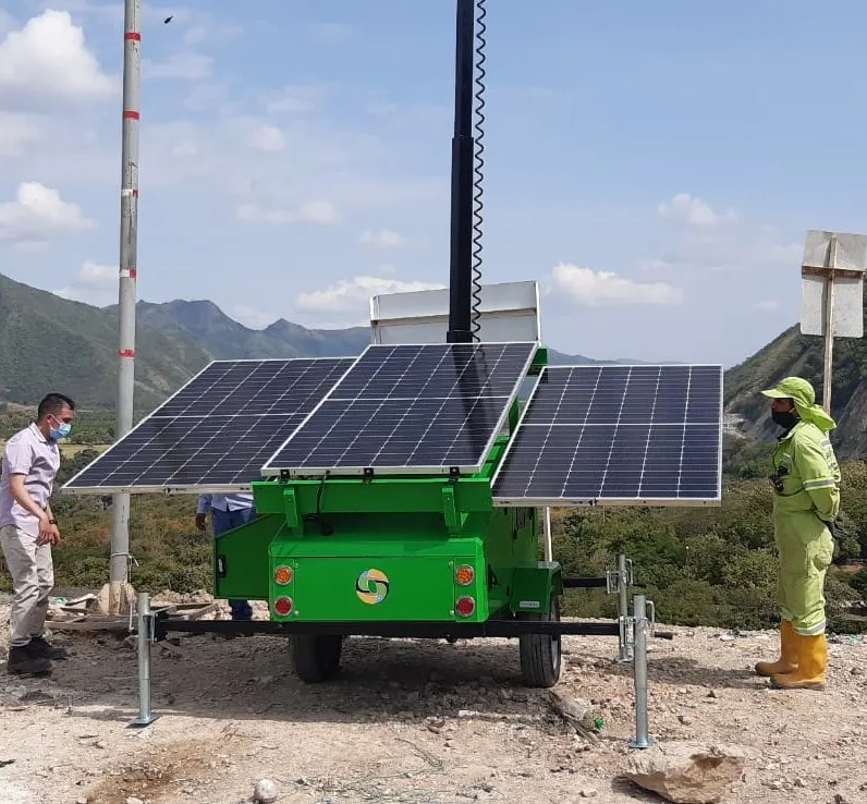 Torre de iluminación solar con luz LED ecológica, ideal para áreas de difícil acceso a la energía eléctrica
